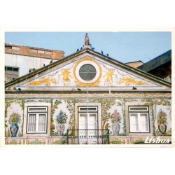 Carte postale CPSM Lisboa façade typique avec panneau d'azulejos portugais