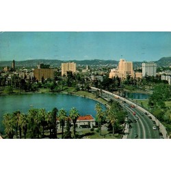 Carte postale ancienne Wilshire Boulevard MacArthur Park Los Angeles Californie 1954