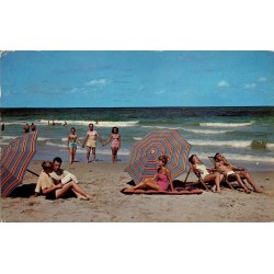Plage de Fort Lauderdale en Floride avec vacanciers Carte Postale CPSM circulée de 1954
