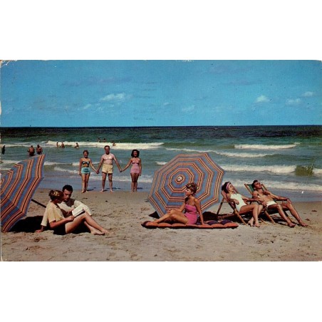 Plage de Fort Lauderdale en Floride avec vacanciers Carte Postale CPSM circulée de 1954