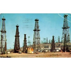 Derricks pétroliers de Signal Hill à Long Beach Californie Carte Postale CPSM circulée de 1955