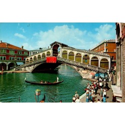 Carte postale CPSM Venise Ponte di Rialto Grand Canal Italie
