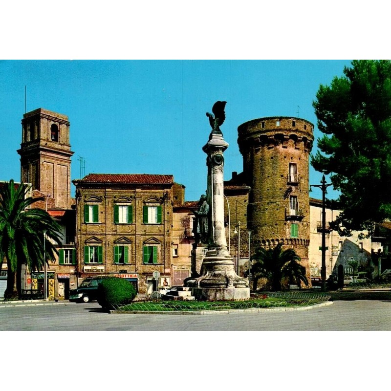 Carte postale moderne Vasto Piazza Rossetti Castello Caldoresco Abruzzes Italie