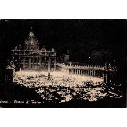 Place Saint-Pierre illuminée à Rome Cité du Vatican Carte Postale CPA