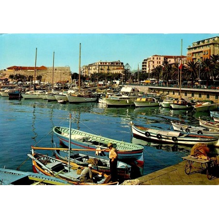 Sanremo port Riviera des Fleurs Ligurie Italie carte postale moderne