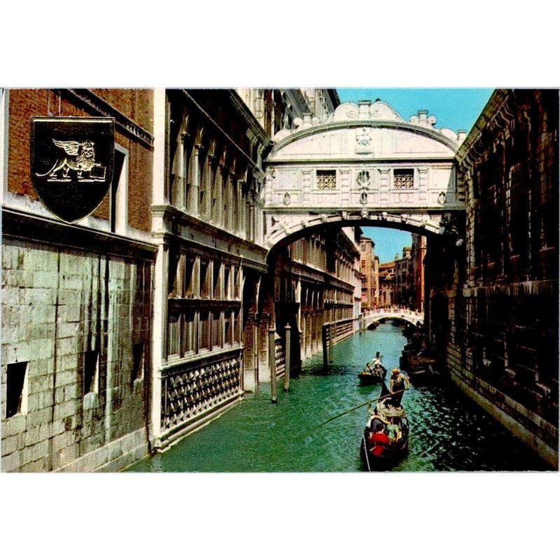 CPSM Venise Pont des Soupirs canal et gondoles quartier Saint-Marc Italie