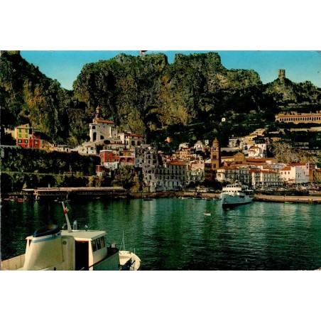 CPM Amalfi petit port et panorama de la côte amalfitaine en Campanie Italie