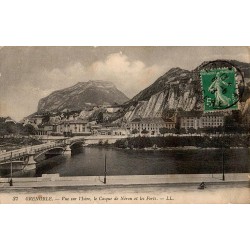 37 GRENOBLE - Vue sur l'Isère - Le Casque de Néron et les Forts