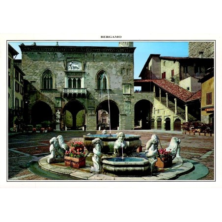 CPM Bergamo Città Alta Piazza Vecchia Fontana Contarini Palazzo della Ragione Italie