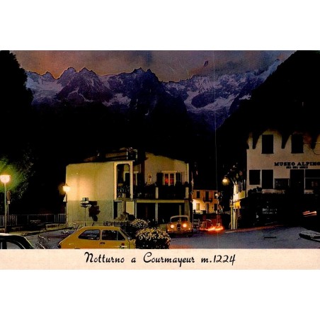 CPM Courmayeur vue nocturne du centre-ville avec le massif du Mont-Blanc Italie