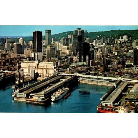 CPM port de Montréal skyline Québec Canada