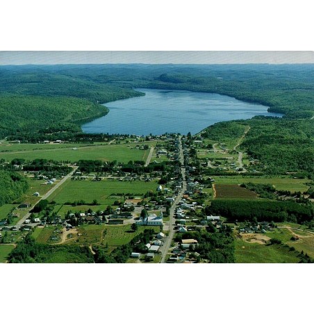 CPM Lac-aux-Sables vue aérienne Mauricie Québec Canada