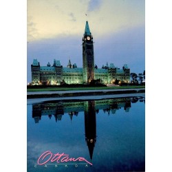 CPM Ottawa Parlement du Canada Tour de la Paix au crépuscule