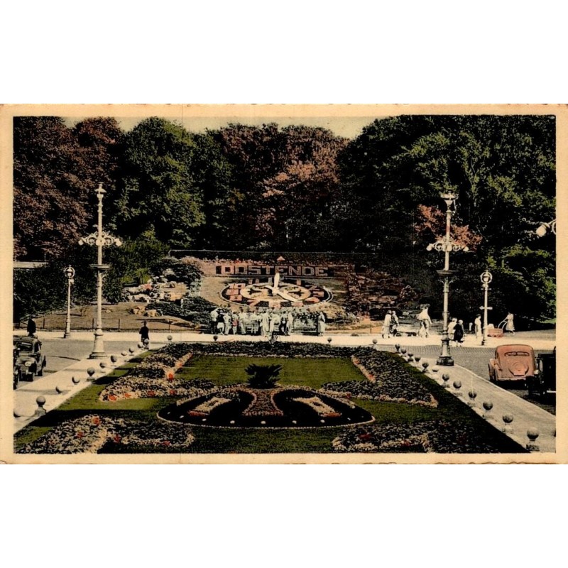 CPSM Horloge Fleurie d'Ostende dans le parc Léopold en Belgique