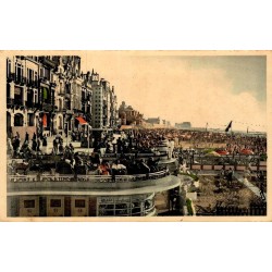 CPSM de la plage et de la digue d'Ostende animées en Belgique