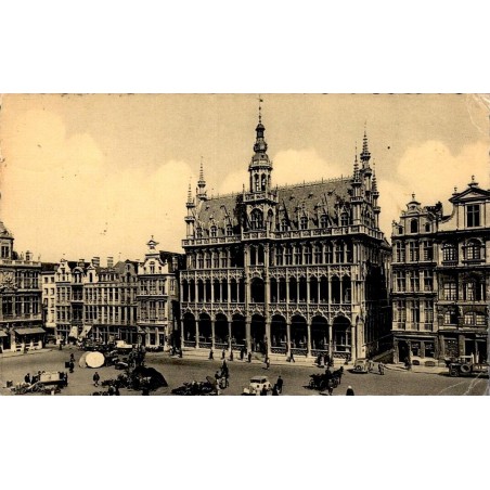 CPSM Grand-Place de Bruxelles avec la Maison du Roi et le marché aux fleurs