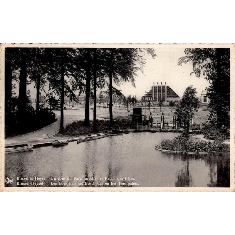 CPSM Bruxelles-Heysel Parc forestier et Palais des Fêtes circulée en 1939