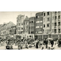 CPSM de la digue de La Panne avec front de mer et tentes de plage en Belgique