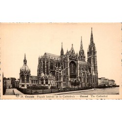 CPA Ostende façade latérale de la cathédrale Saints-Pierre-et-Paul Belgique
