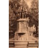 CPA Bruxelles monument des comtes d'Egmont et de Horn au Petit Sablon