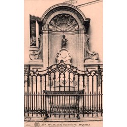 CPA Bruxelles fontaine du Manneken-Pis éditée par les Grands Magasins de La Bourse
