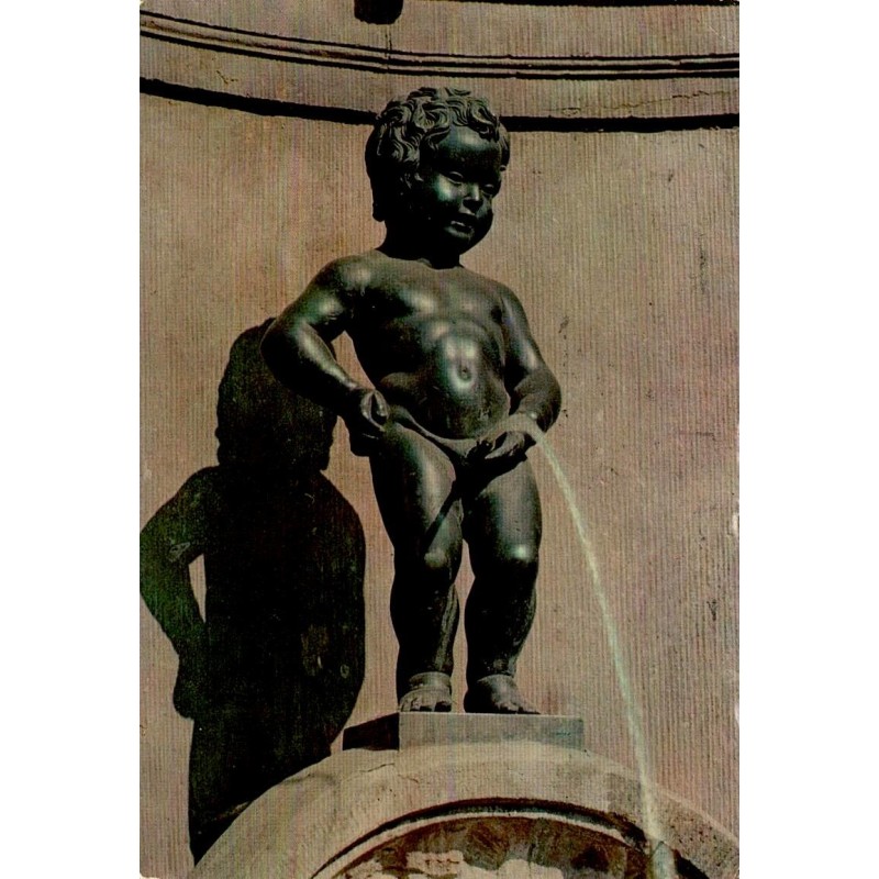 CPSM Manneken-Pis Bruxelles Belgique gros plan de la célèbre fontaine