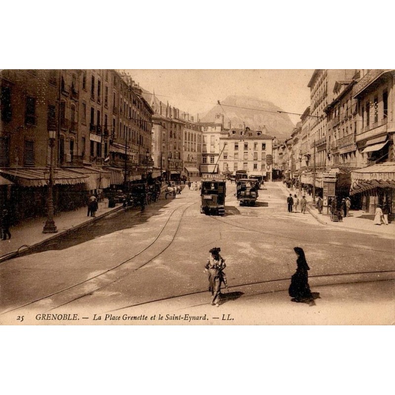 25 - GRENOBLE - LA Place Grenelle et le Saint Eymard -- LL Animée