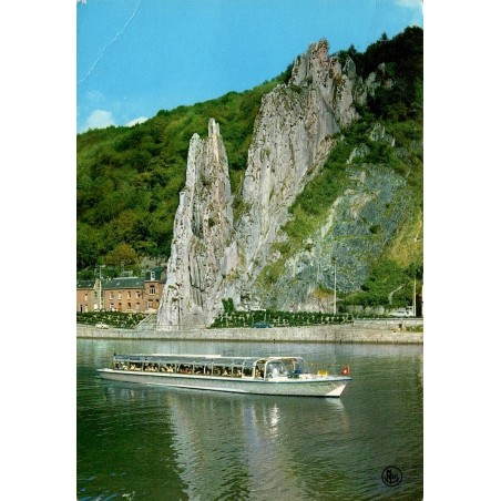 CPSM Dinant Rocher Bayard bateau touristique Meuse Belgique carte postale