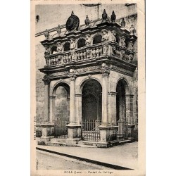 Carte postale ancienne montrant le portail du collège à Dole dans le Jura