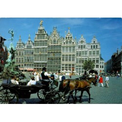 CPM Antwerpen Grote Markt et fontaine de Brabo Belgique avec attelage touristique