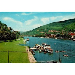 CPSM Heidelberg Allemagne Partie am Neckar bateaux château vue sur la ville années 1960