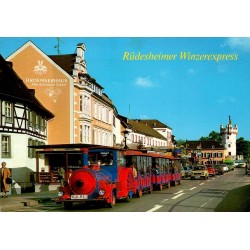Rüdesheim am Rhein, Winzerexpress dans la Rheinstrasse avec Brömserburg en arrière-plan