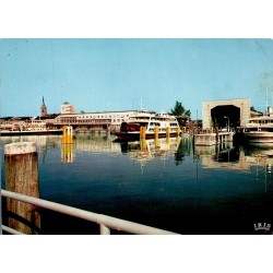 Friedrichshafen gare maritime Handelshafen port bateaux lac de Constance Allemagne carte postale