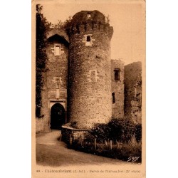 48 - CHATEAUBRIAND - Entrée du Château Fort