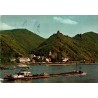Kamp-Bornhofen sur le Rhin avec péniche et châteaux Sterrenberg et Liebenstein en Allemagne