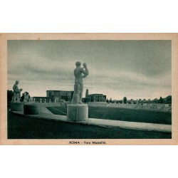 Rome Foro Mussolini ancien Stadio dei Marmi avec statues monumentales années 1930
