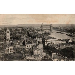 CPA Londres panorama depuis le Monument vers la Tamise et Tower Bridge en 1913