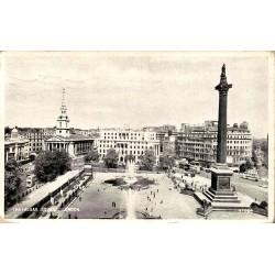 CPSM Londres Trafalgar Square colonne Nelson circulée en 1957 avec timbre Jubilé Scout