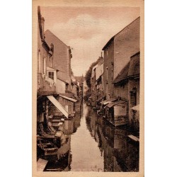 Carte postale ancienne de la Maison de l’Eau et de la Rue du Pont-Neuf à Montargis