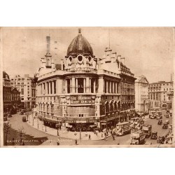 CPA Gaiety Theatre Strand Londres autobus circulation 1930
