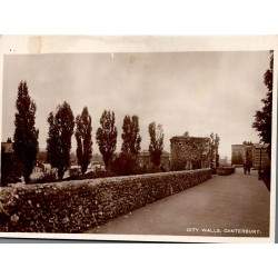 CPSM Canterbury City Walls anciens remparts et promenade historique dans le Kent