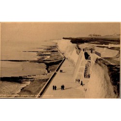 CPSM Ovingdean Undercliff Walk promenade au pied des falaises du Sussex