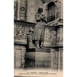 Carte postale ancienne de la statue de Jeanne d’Arc par la princesse Marie d’Orléans devant l’Hôtel de Ville d’Orléans