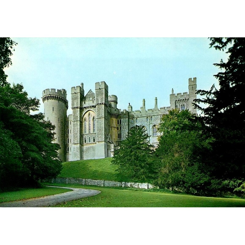 CPSM Arundel Castle vue du sud-est dans le Sussex de l’Ouest en Angleterre