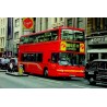 CPM Londres bus rouge à impériale ligne 25 dans une rue commerçante anglaise