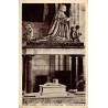 Carte postale ancienne de l’intérieur de la basilique de Cléry-en-Vexin et du tombeau de Louis XI