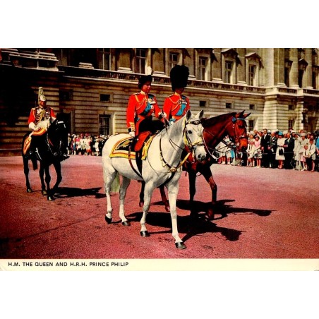 CPSM Londres Reine Elizabeth II Prince Philip cheval Buckingham Palace 1974
