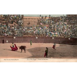 Pays basque – Corrida, passe de manteau devant le taureau – Carte Postale Ancienne