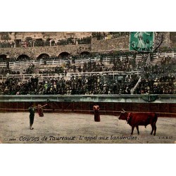 CPA course de taureaux montrant l’appel aux banderilles dans des arènes anciennes remplies