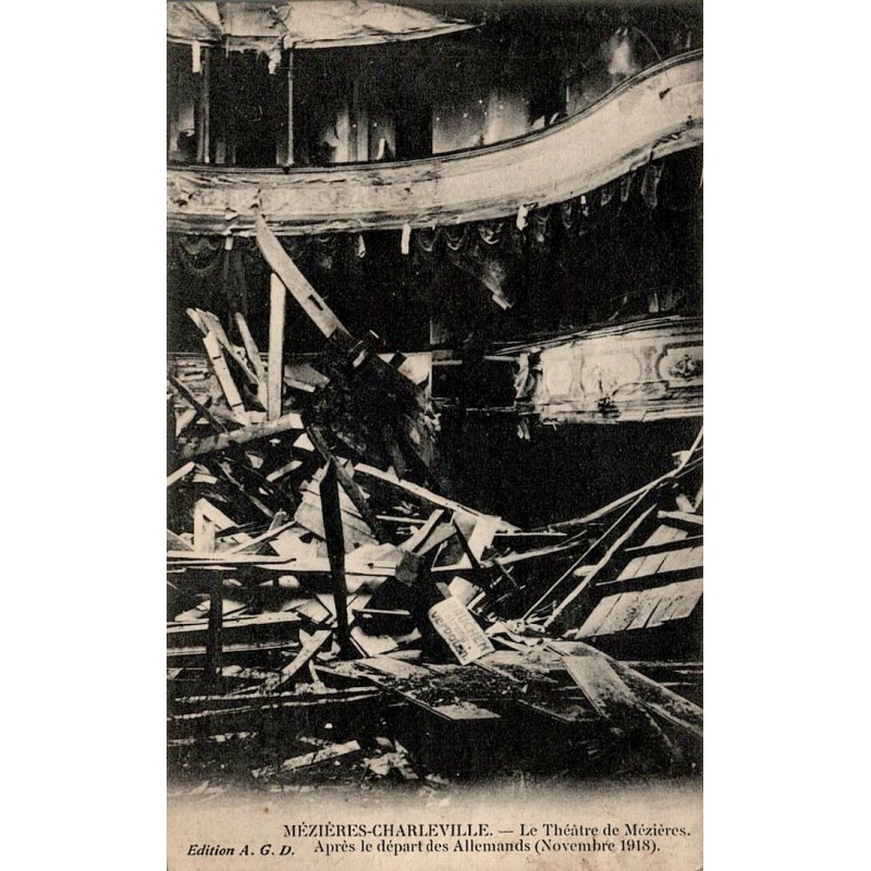 CPA Mézières intérieur du théâtre détruit après le départ des Allemands en novembre 1918